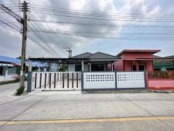 ขาย บ้านเดี่ยว บ้านชุติกาญจน์ ทำเลนาป่า หลังห้างแจ๊ส 1 กิโลเมตร